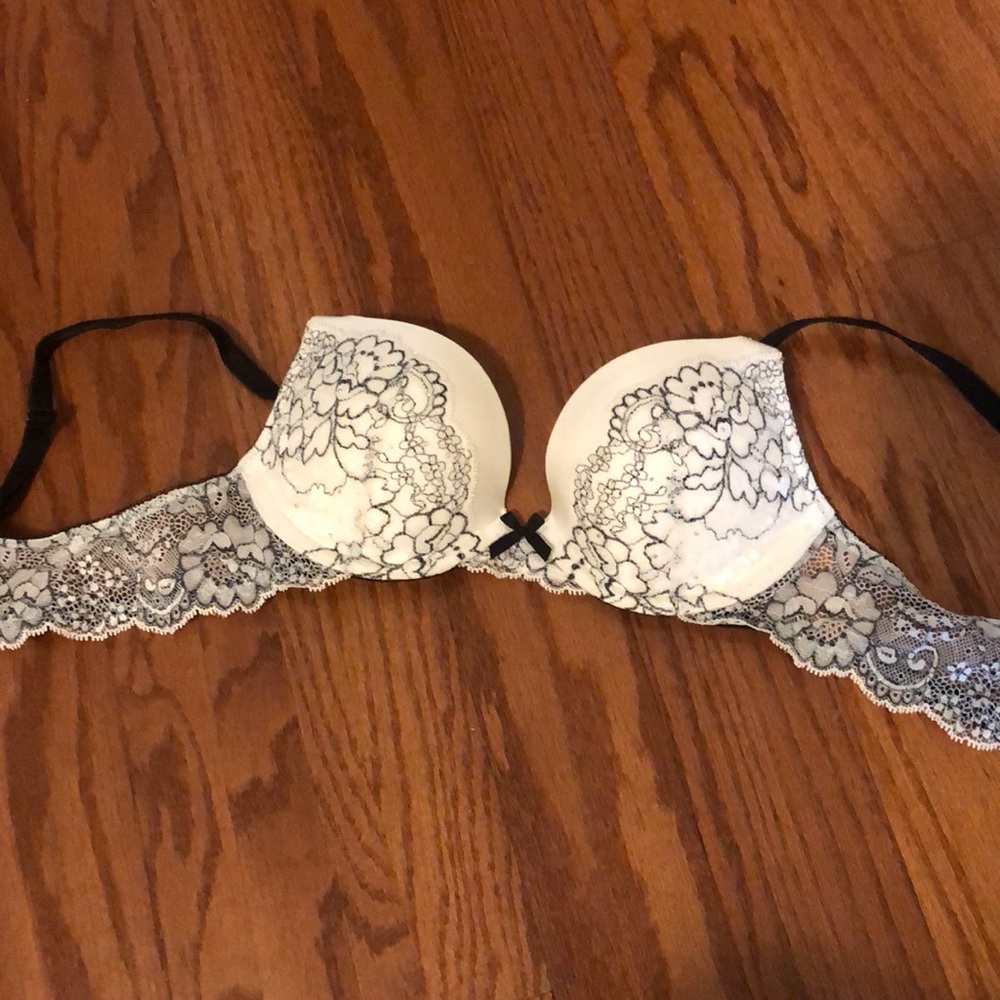 Victoria’s Secret lace decorated bra